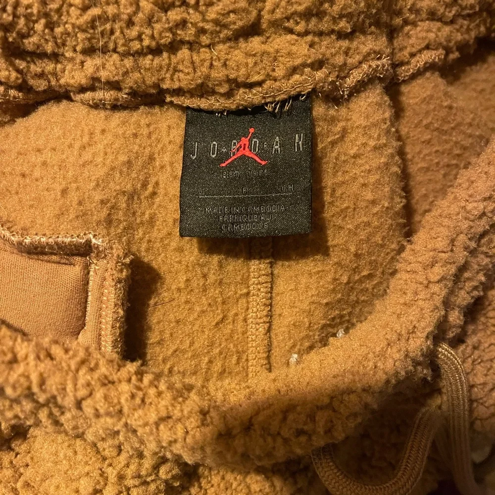 Nike Air Jordan High Pile Sherpa Brown Fleece Joggers Size S Men’s - Picture 5 of 5